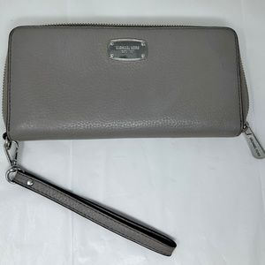 Michael Kors grey leather wallet clutch wrist zip close